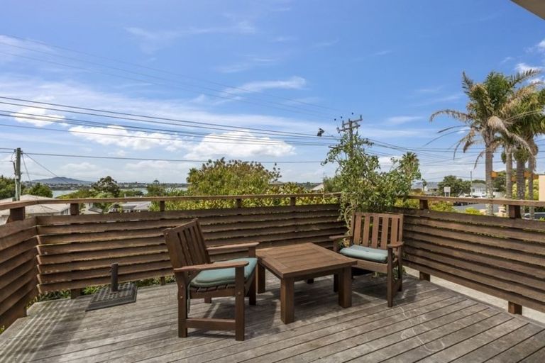 Photo of property in 82 Sylvan Avenue, Northcote, Auckland, 0627