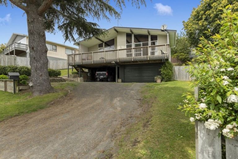 Photo of property in 9 Dunton Drive, Welcome Bay, Tauranga, 3112