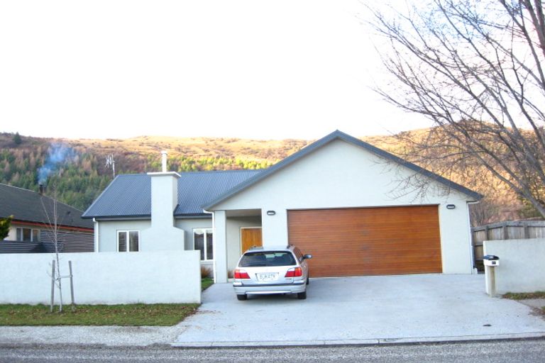 Photo of property in 67 Centennial Avenue, Arrowtown, 9302