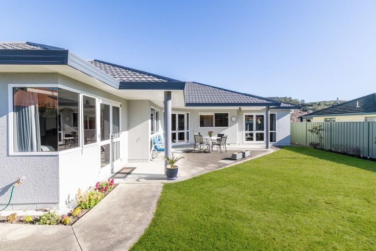 Photo of property in 3 Dules Walk, Taradale, Napier, 4112