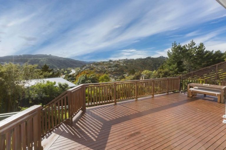 Photo of property in 17 Greenwich Grove, Stokes Valley, Lower Hutt, 5019