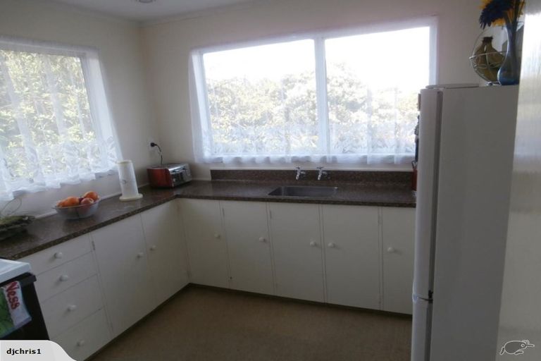 Photo of property in 23b Colchester Crescent, Newlands, Wellington, 6037