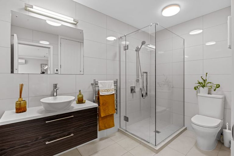 Photo of property in 62 Rewa Rewa Lane, Orewa, 0931