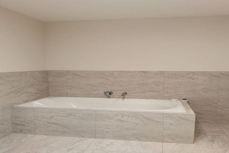 Photo of property in 9 Aeronautic Road, Takanini, 2112