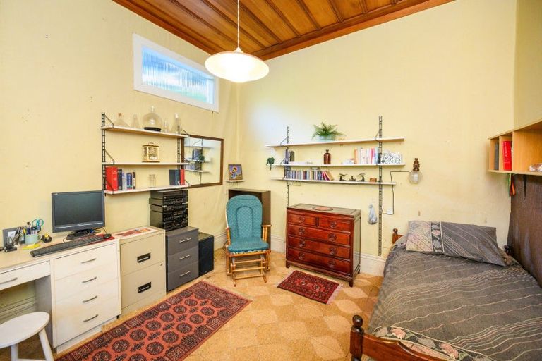 Photo of property in 19 Pahiatua Street, Hokowhitu, Palmerston North, 4410