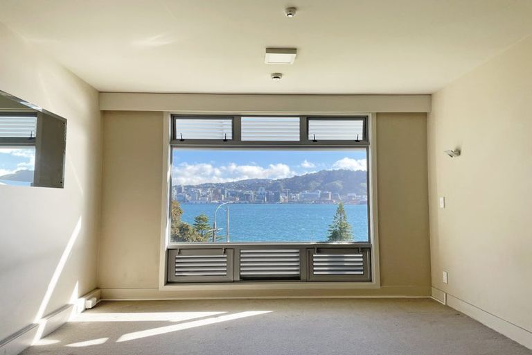 Photo of property in The Capital, 370 Oriental Parade, Oriental Bay, Wellington, 6011