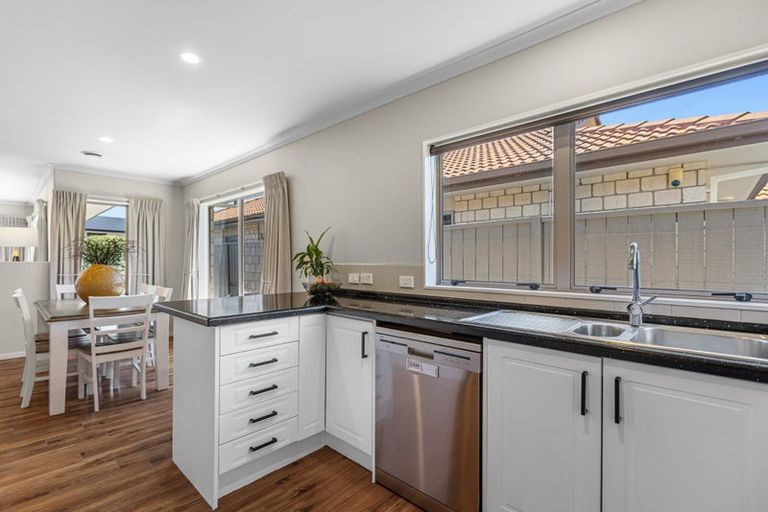 Photo of property in 34 Popata Close, Papamoa Beach, Papamoa, 3118