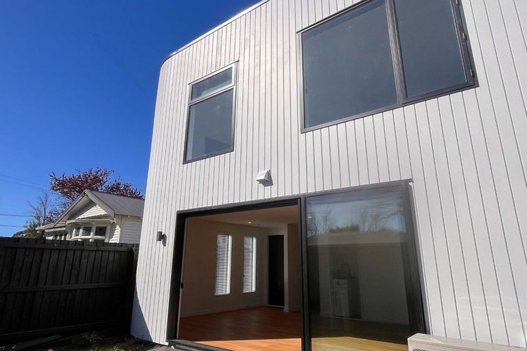 Photo of property in 2/120 Edward Avenue, Edgeware, Christchurch, 8013