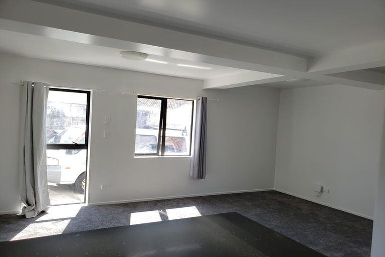 Photo of property in 18 Heathberry Close, Papatoetoe, Auckland, 2025