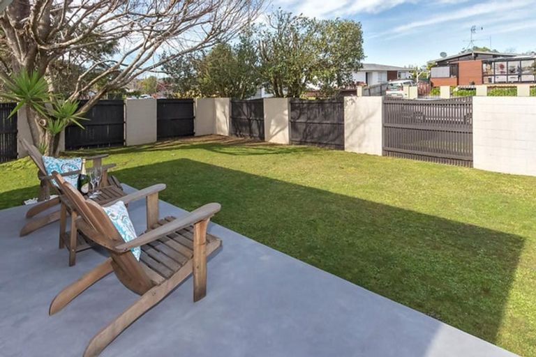 Photo of property in 18 Blanche Way, Half Moon Bay, Auckland, 2012