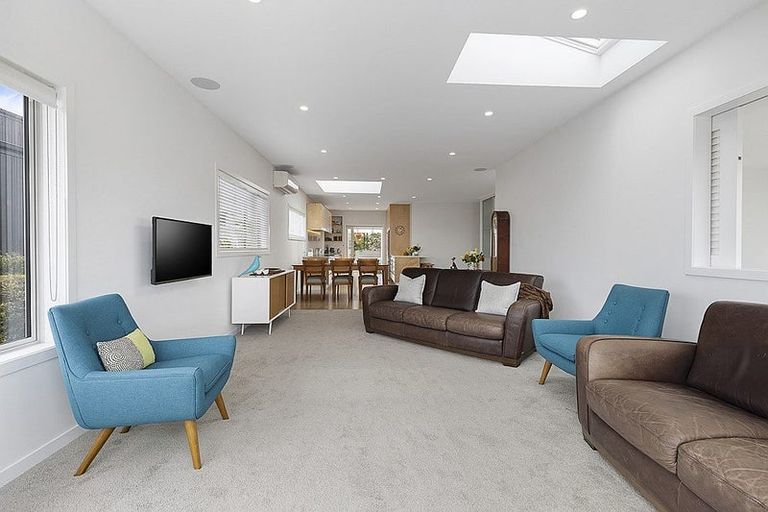 Photo of property in 26 Beach Road, Castor Bay, Auckland, 0620