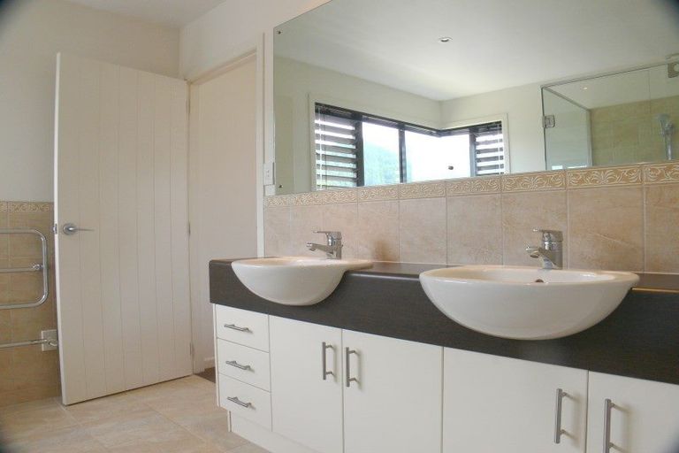 Photo of property in 111 Motu Hei, Pauanui, Hikuai, 3579