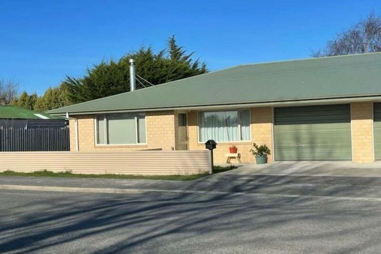 Photo of property in 3 Herbert Street, Waimate, 7924