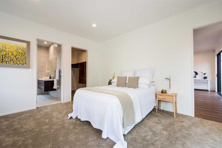 Photo of property in 20 Boocock Crescent, Orewa, 0931