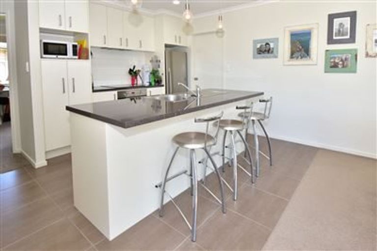 Photo of property in 19 Seamount Drive, Red Beach, 0932