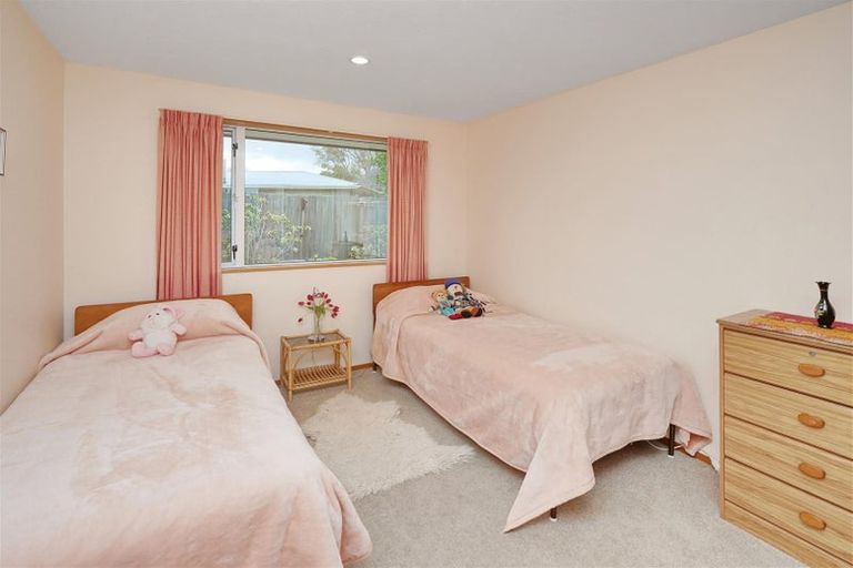 Photo of property in 7 Fieldmoor Place, Parklands, Christchurch, 8083