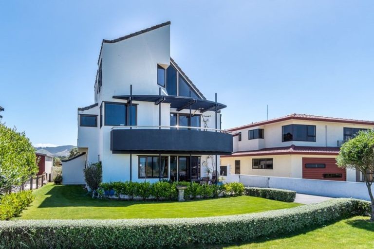 Photo of property in 129 North Shore Road, Eskdale, Napier, 4182