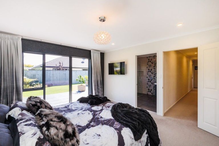 Photo of property in 2 Buttonwood Court, Milson, Palmerston North, 4414