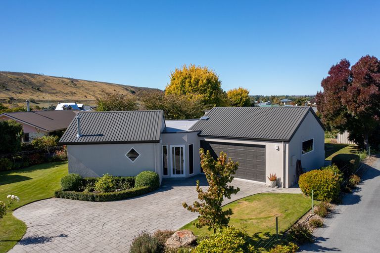 Photo of property in 23 Orchard Street, Clyde, 9330