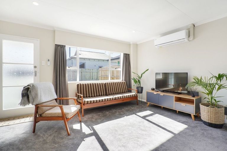 Photo of property in 12c Colombo Street, Hokowhitu, Palmerston North, 4410