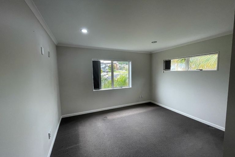 Photo of property in 25 Terrasini Drive, Flat Bush, Auckland, 2019