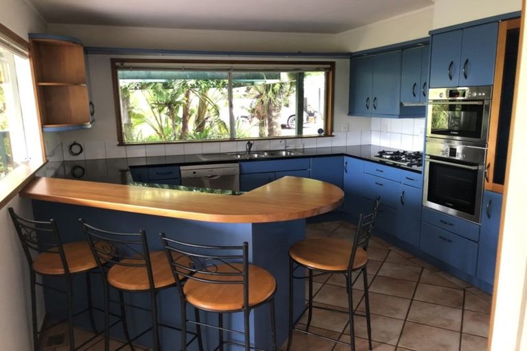 Photo of property in 34 Tawini Road, Titirangi, Auckland, 0604