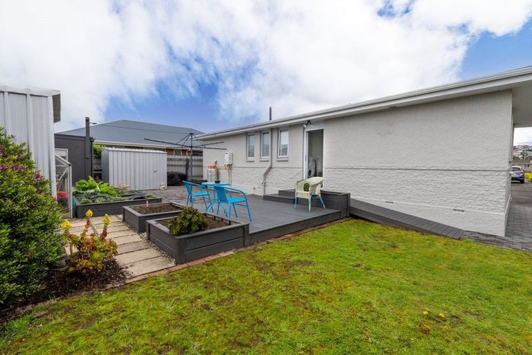 Photo of property in 141 Macandrew Road, South Dunedin, Dunedin, 9012