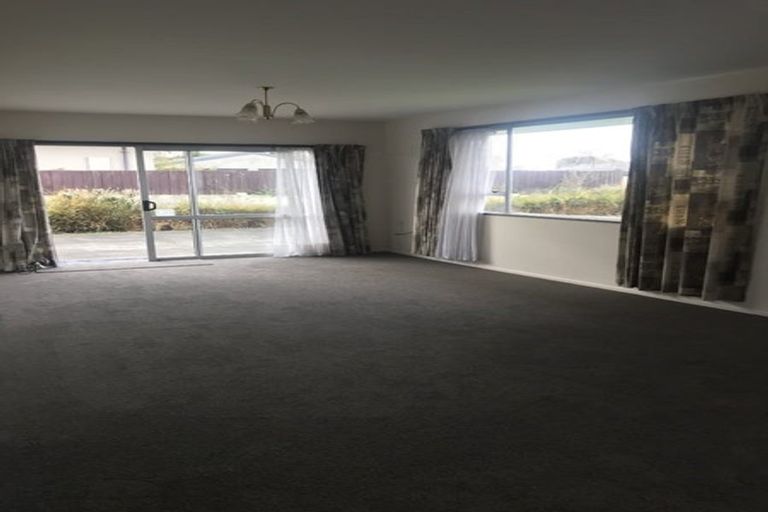 Photo of property in 2/743 Main North Road, Belfast, Christchurch, 8051