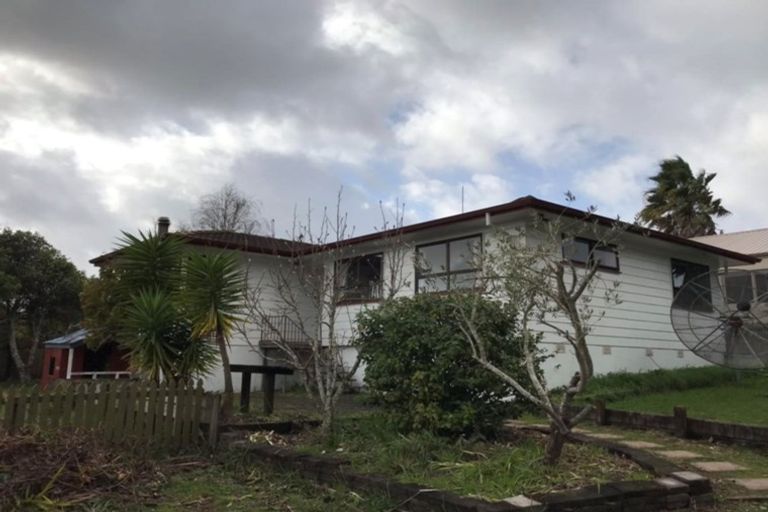 Photo of property in 4 Felicity Place, Unsworth Heights, Auckland, 0632