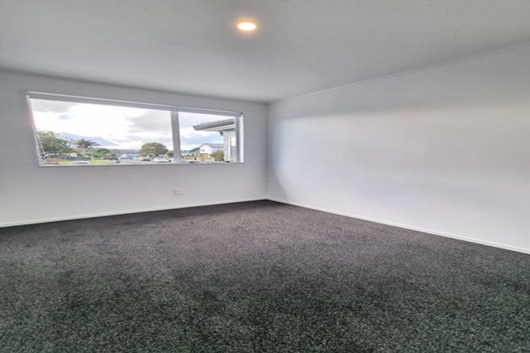 Photo of property in 31 Edwin Freeman Place, Ranui, Auckland, 0612