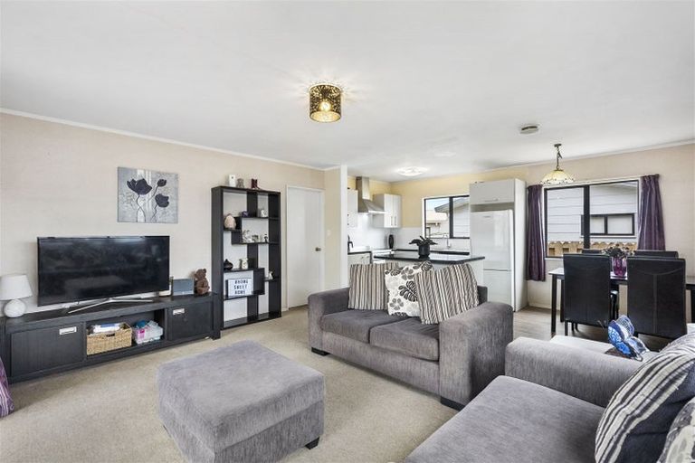 Photo of property in 1/12 Aurea Avenue, Pakuranga, Auckland, 2010