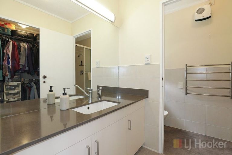 Photo of property in 2 Brundon Place, Lynmore, Rotorua, 3010