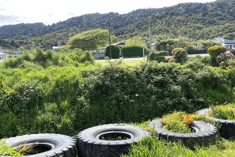 Photo of property in 9 Newcastle Street, Cobden, Greymouth, 7802