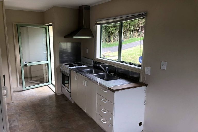 Photo of property in 85 Fairclough Road, Beach Haven, Auckland, 0626