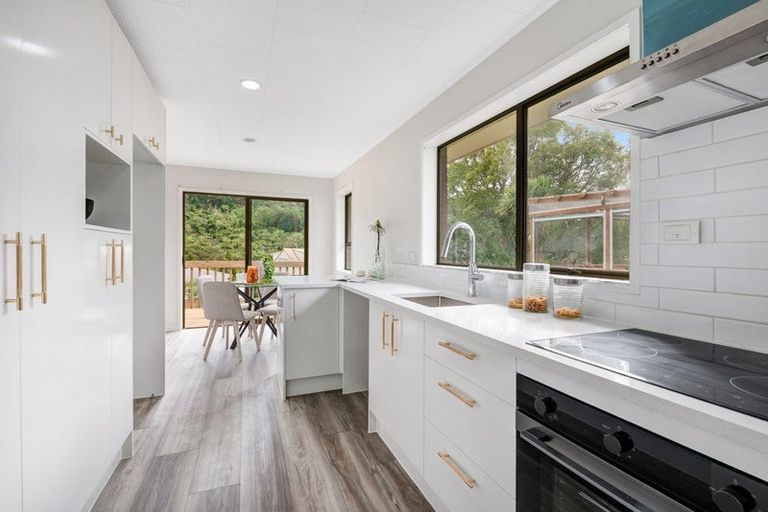 Photo of property in 148 Lynn Road, Bayview, Auckland, 0629