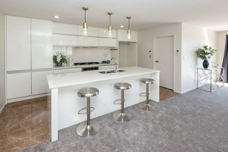 Photo of property in 386 Ormiston Road, Flat Bush, Auckland, 2019