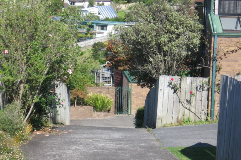Photo of property in 1/20 Kiteroa Terrace, Rothesay Bay, Auckland, 0630