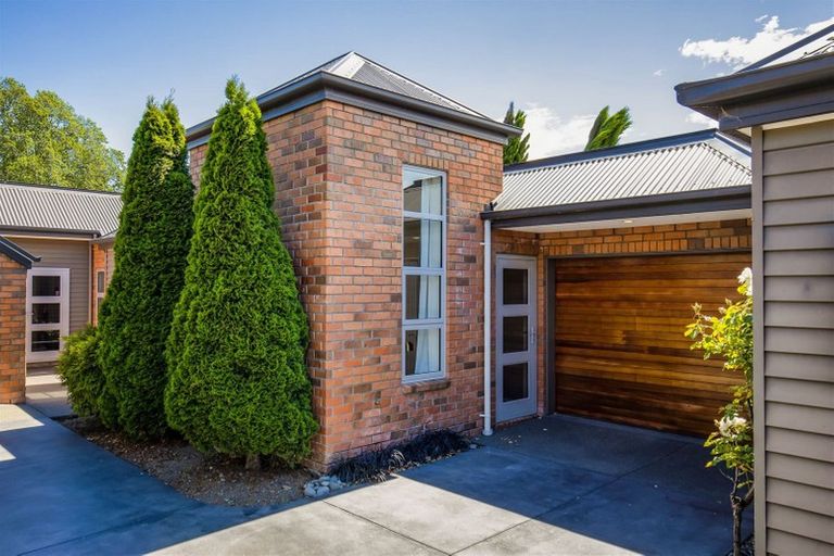 Photo of property in 121c Jeffreys Road, Strowan, Christchurch, 8052