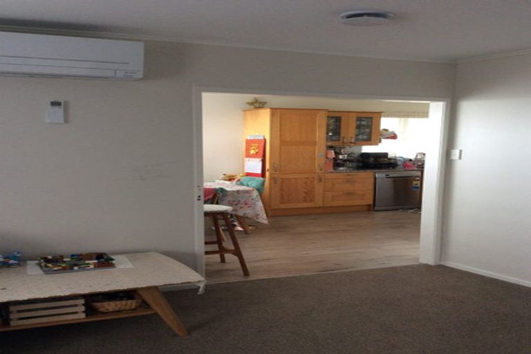 Photo of property in 2a Sycamore Drive, Sunnynook, Auckland, 0620