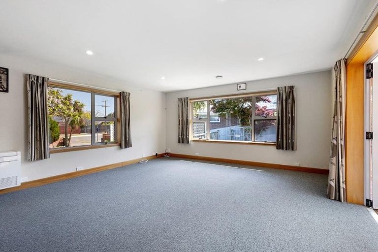 Photo of property in 28 Craven Street, Sockburn, Christchurch, 8042
