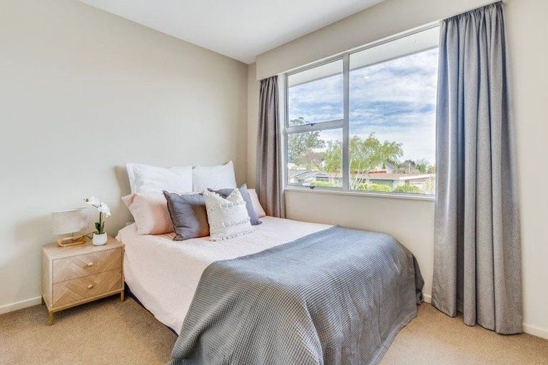 Photo of property in 48 Kent Lodge Avenue, Avonhead, Christchurch, 8042