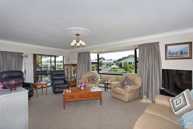 Photo of property in 43 Cedar Crescent, Feilding, 4702