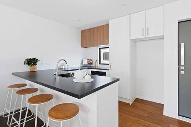 Photo of property in 17b Cross Street, Phillipstown, Christchurch, 8011