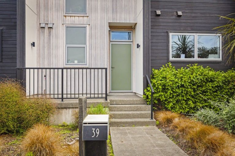 Photo of property in 39 Te Ara Kawakahia, Waikanae, 5036