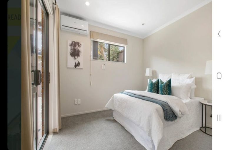 Photo of property in 8 Carisbrook Crescent, Papakura, 2110