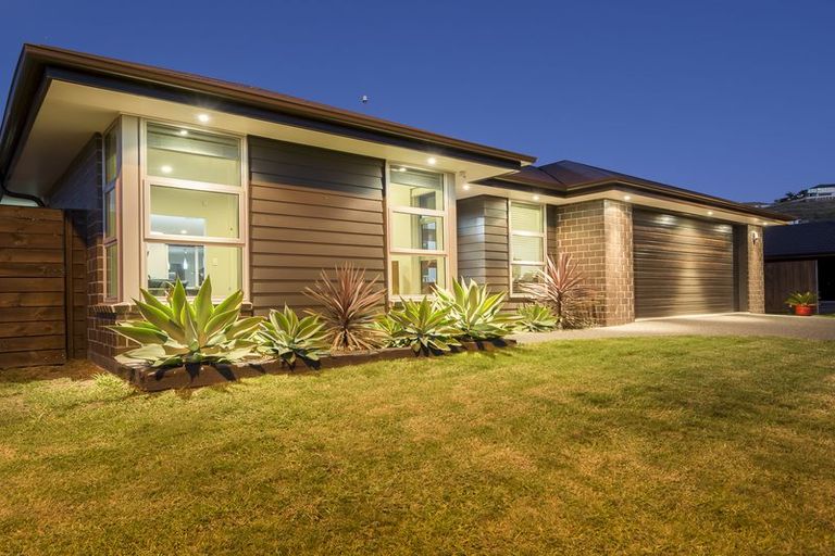 Photo of property in 146 Oteki Park Drive, Welcome Bay, Tauranga, 3112