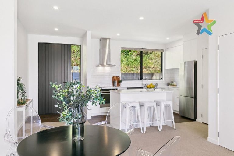 Photo of property in 12/52 High Street, Island Bay, Wellington, 6023