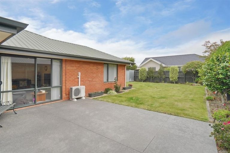 Photo of property in 5 Rue De La Mare, Parklands, Christchurch, 8083