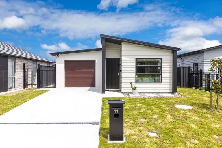 Photo of property in 11 Pattullo Crescent, Wallaceville, Upper Hutt, 5018