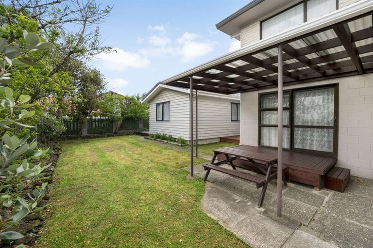 Photo of property in 30 Akoranga Drive, Northcote, Auckland, 0627